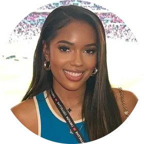 Bria Floating Headshot